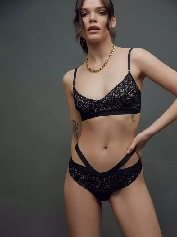 Кружевные женские трусы «бразилиана» с вырезами по бокам fairytale lbr 1557 black, 21С-1551ТСП, 90/XS, CONTE ELEGANT,  - 3